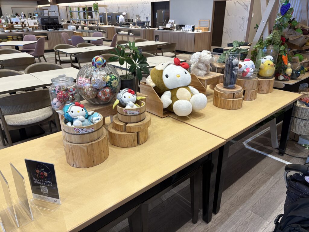 朝食ビュッフェ会場のキャラクター装飾
