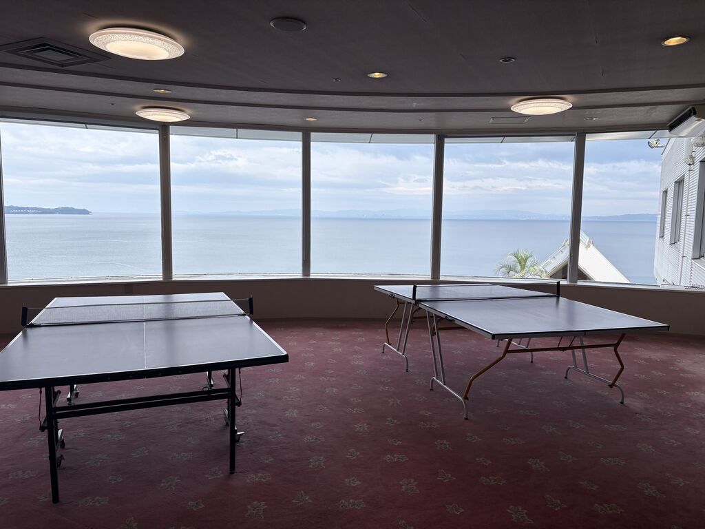 オーシャンビューの卓球コーナー（PING PONG ROOM）